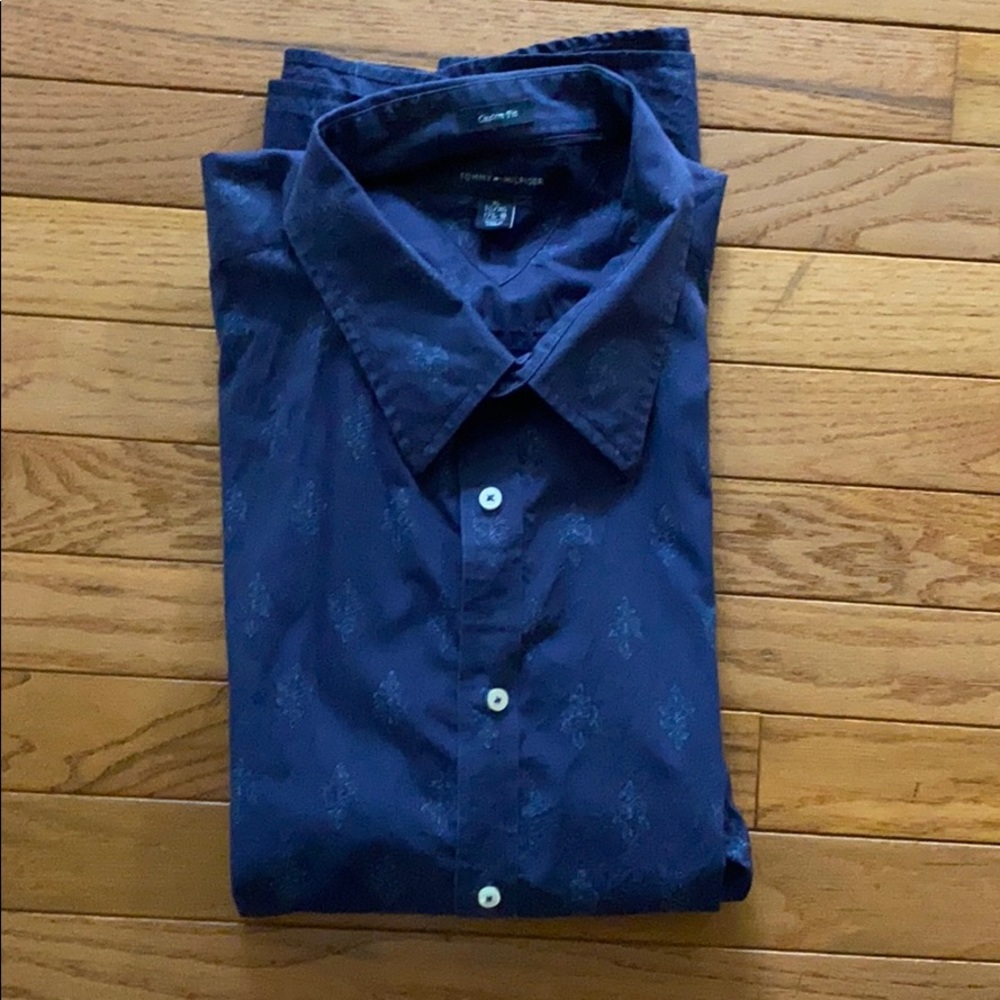 Tommy Hilfiger men’s button down shirt